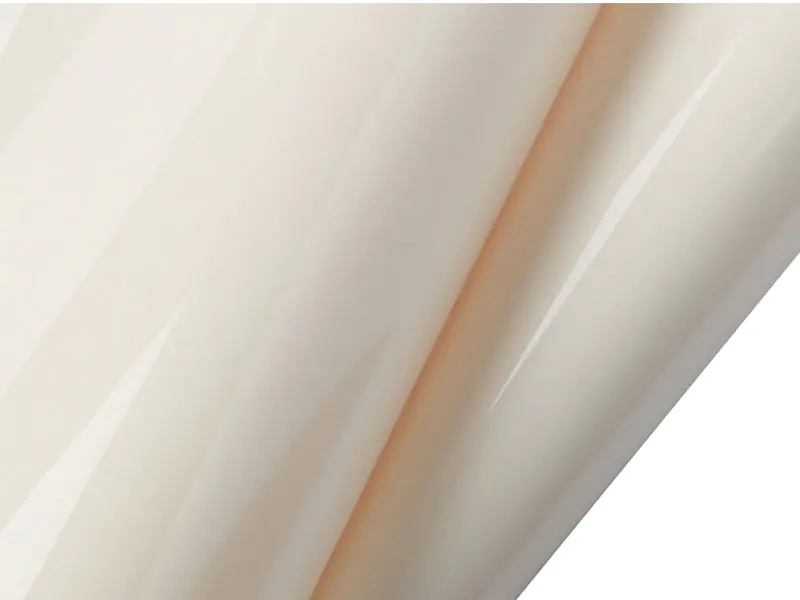 Lesklá PVC stropní fólie-3
